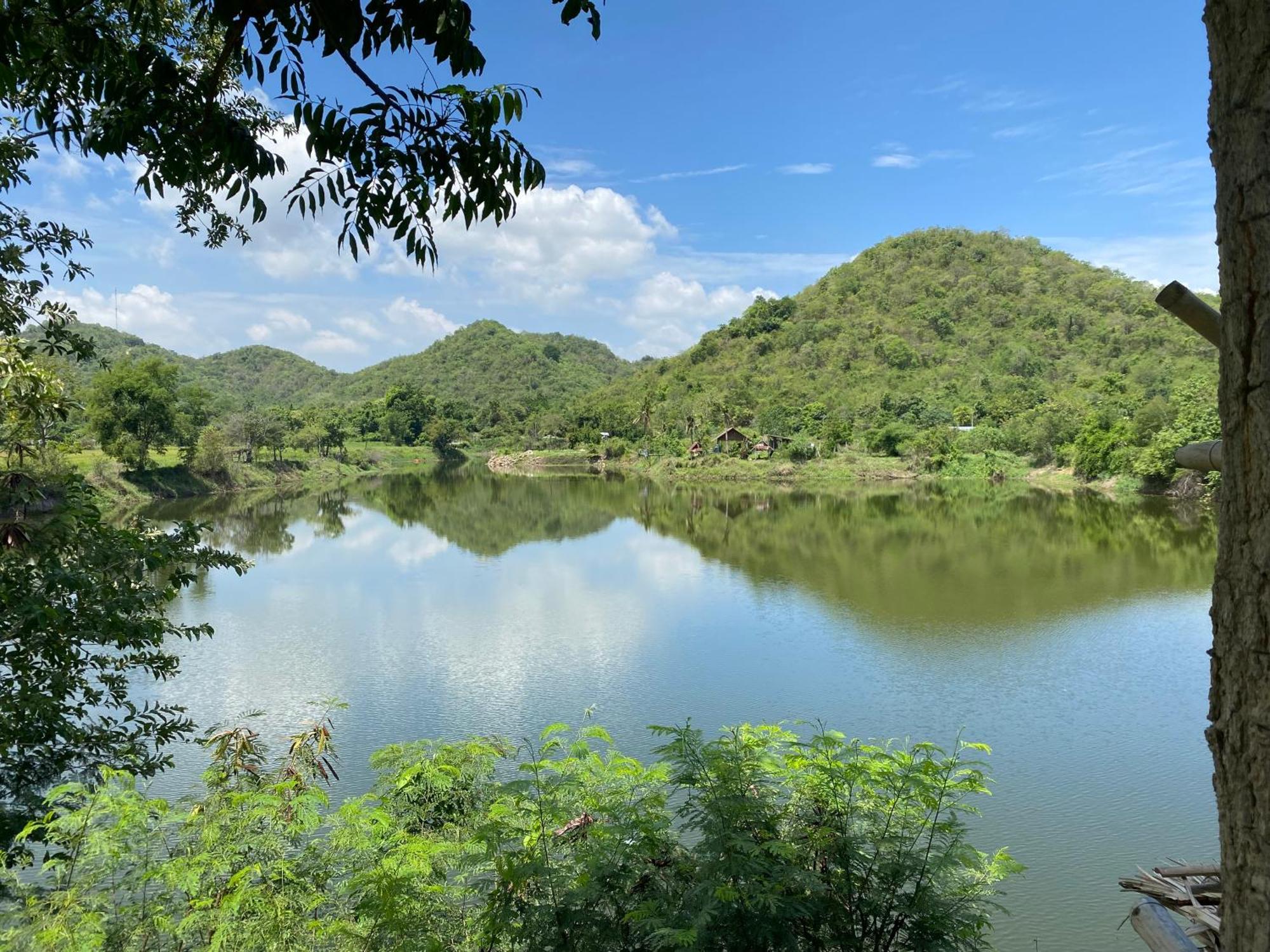 Royal Mountain Hut Hotell Ratchaburi Eksteriør bilde