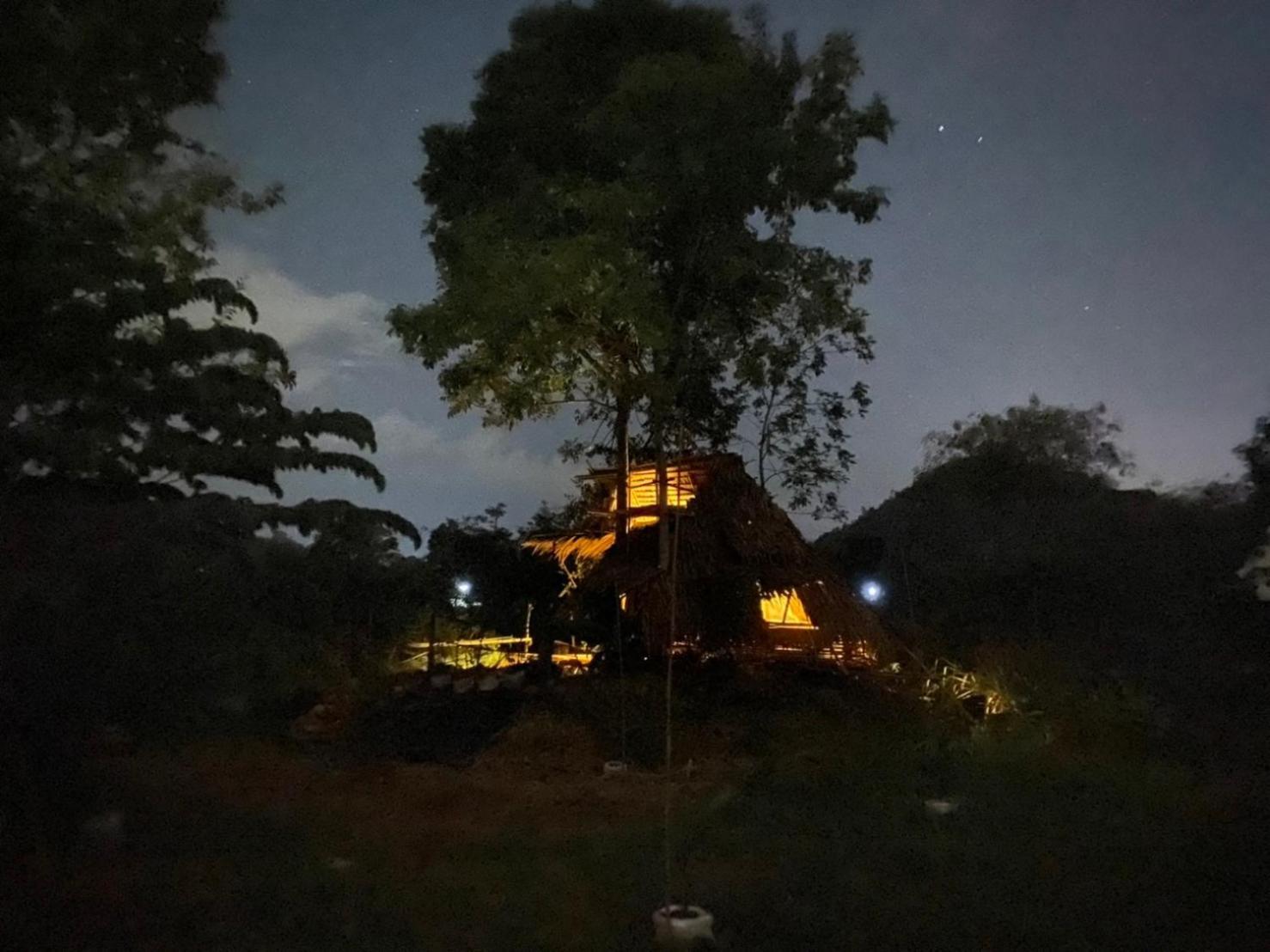 Royal Mountain Hut Hotell Ratchaburi Rom bilde