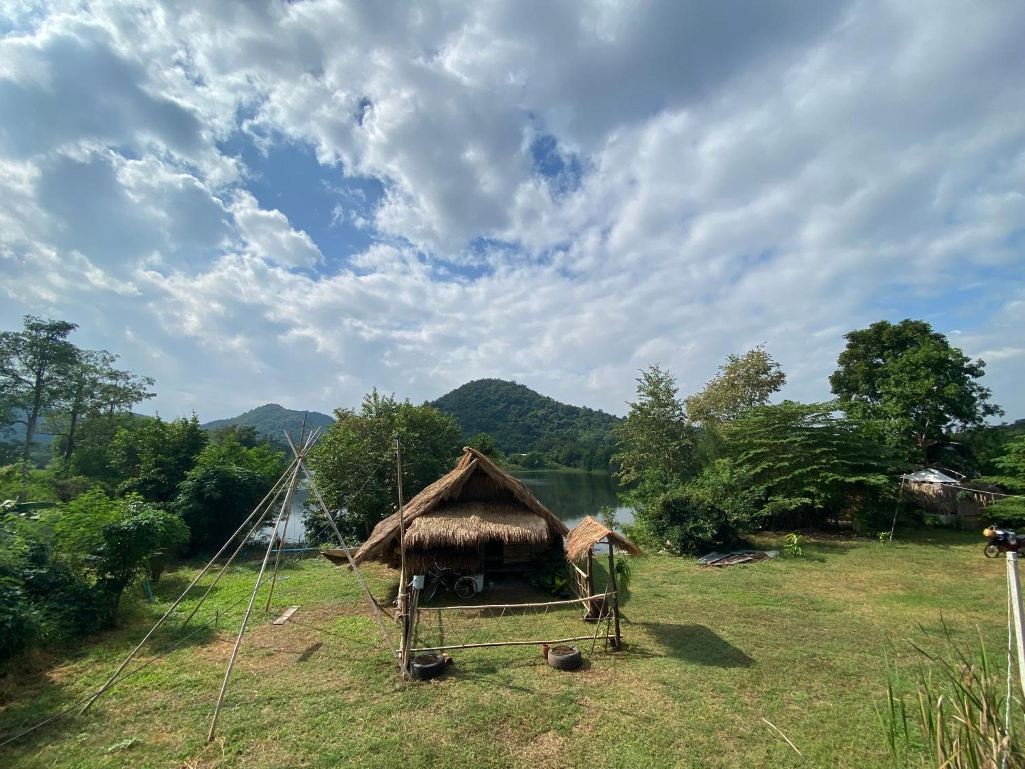 Royal Mountain Hut Hotell Ratchaburi Eksteriør bilde