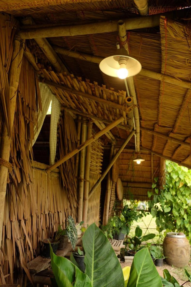 Royal Mountain Hut Hotell Ratchaburi Rom bilde