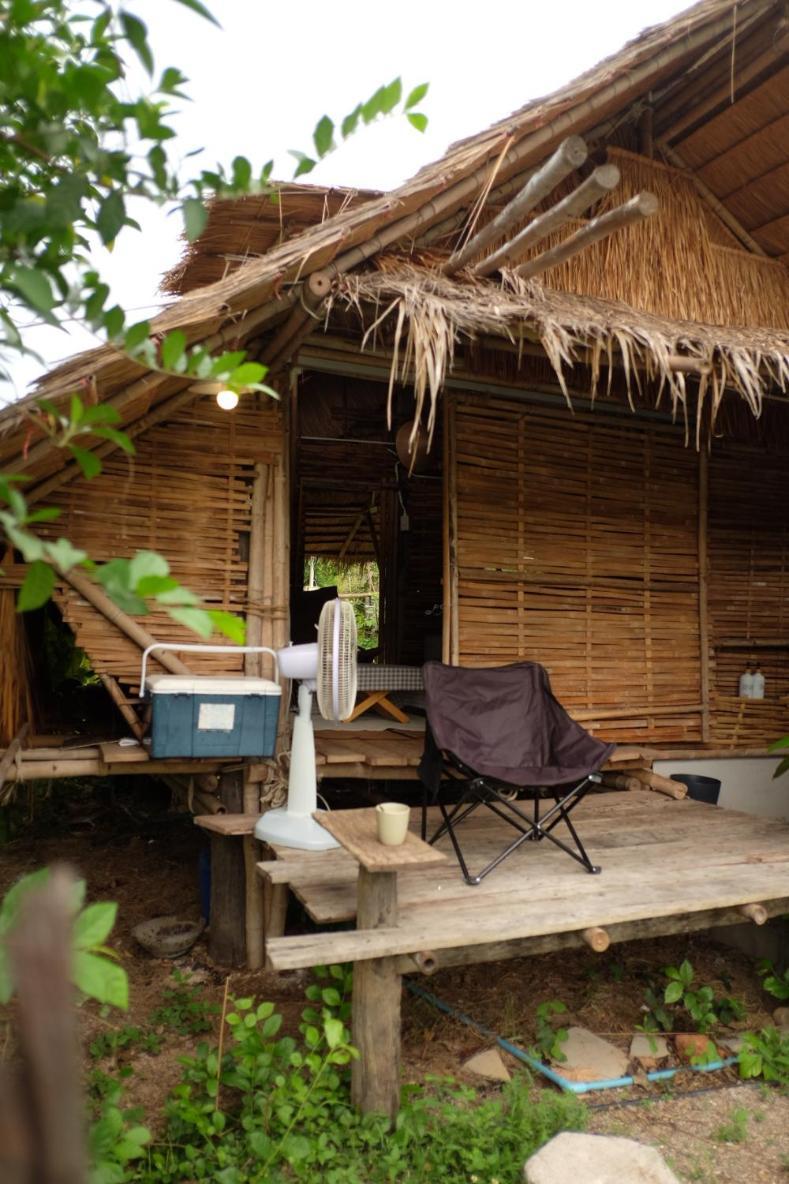 Royal Mountain Hut Hotell Ratchaburi Rom bilde