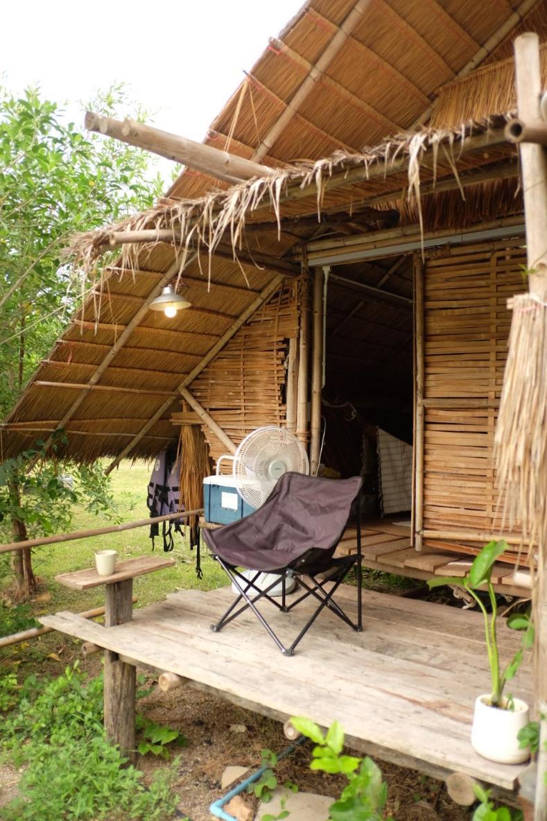 Royal Mountain Hut Hotell Ratchaburi Rom bilde