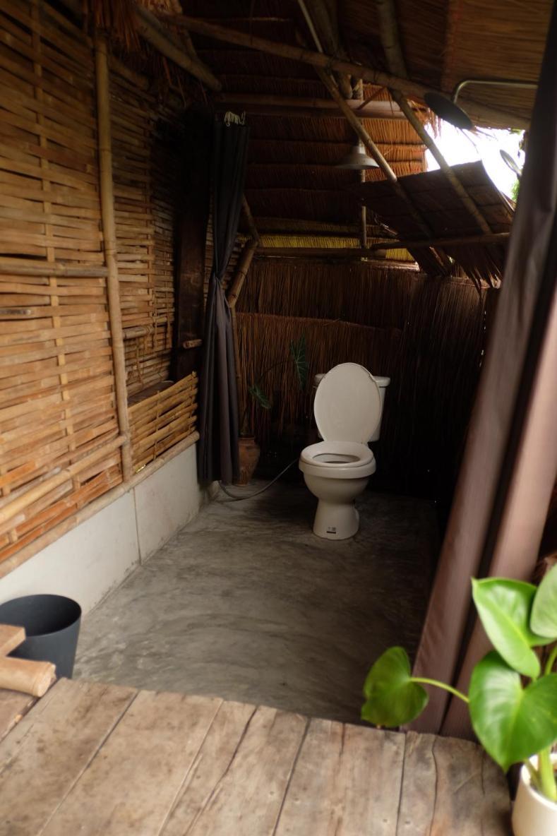 Royal Mountain Hut Hotell Ratchaburi Rom bilde
